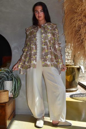 Annie 1972 Point Collar Smock Blouse Caffe Latte